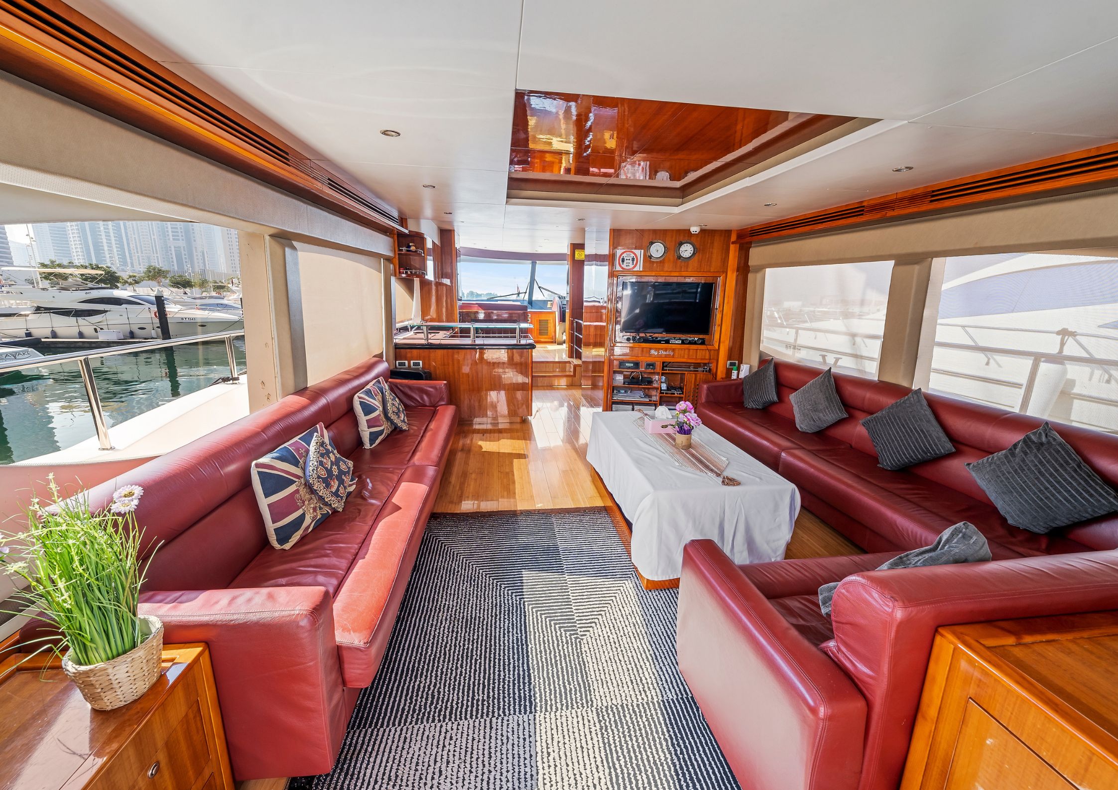 90ft yacht bedroom